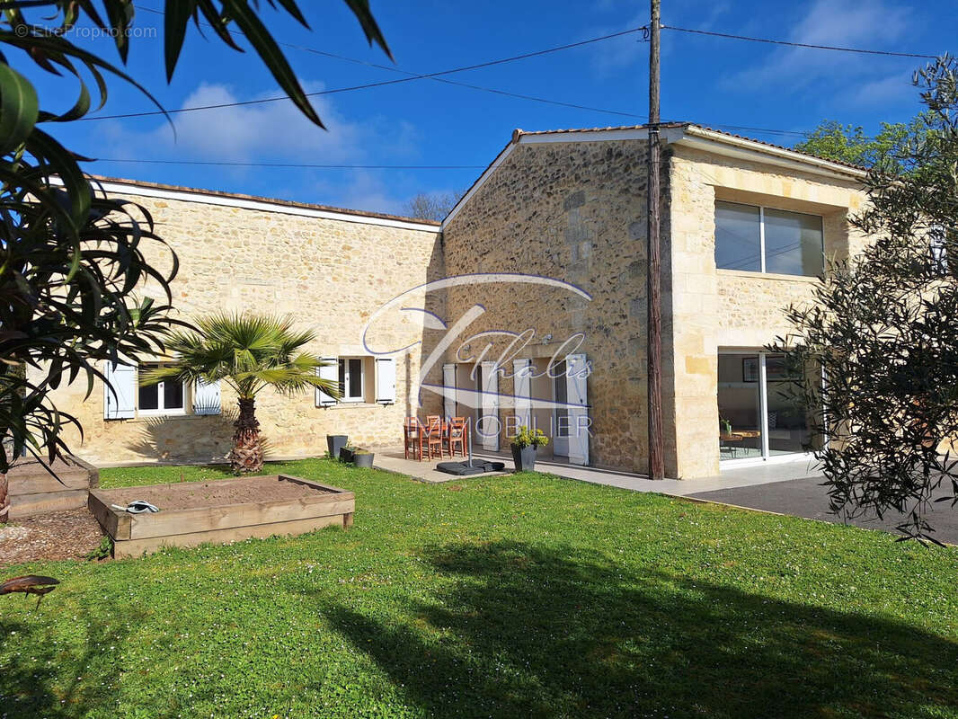 Maison à LA LANDE-DE-FRONSAC