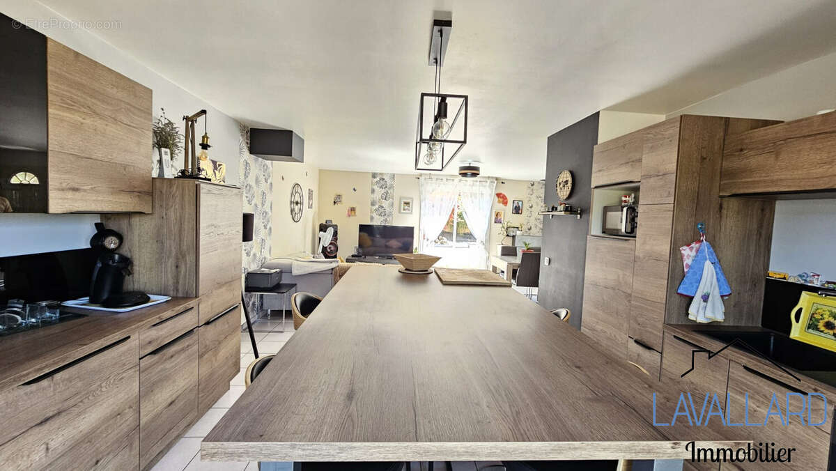 Maison 92 m² à Canaples  - photo 4