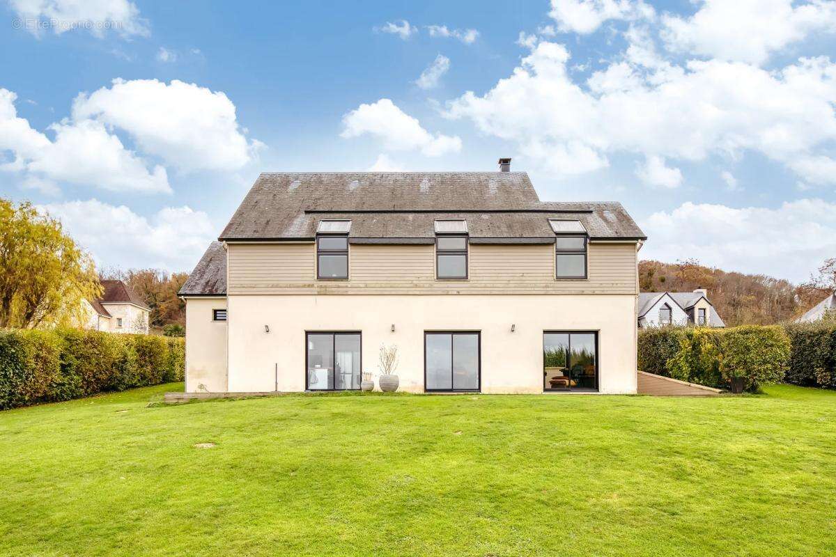 Maison à LA RIVIERE-SAINT-SAUVEUR