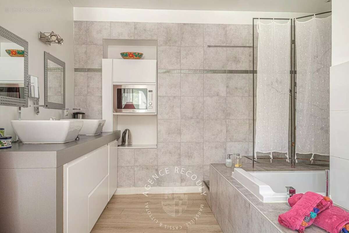 Maison à MARSEILLE-7E