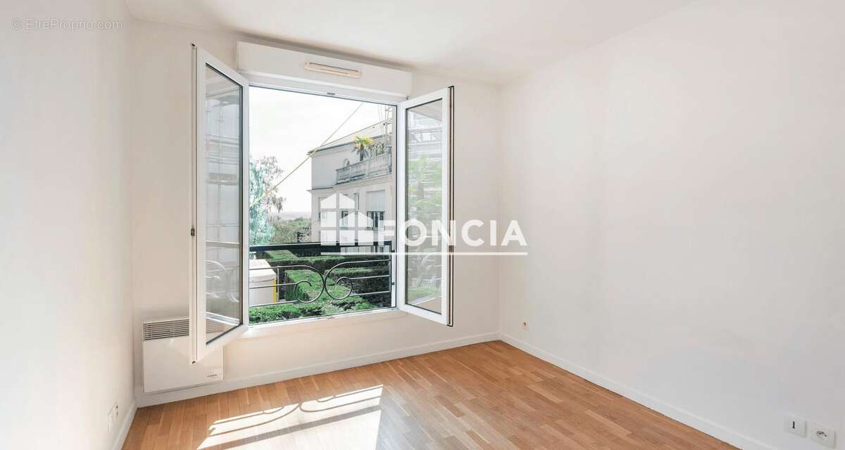 Appartement à LE PLESSIS-ROBINSON