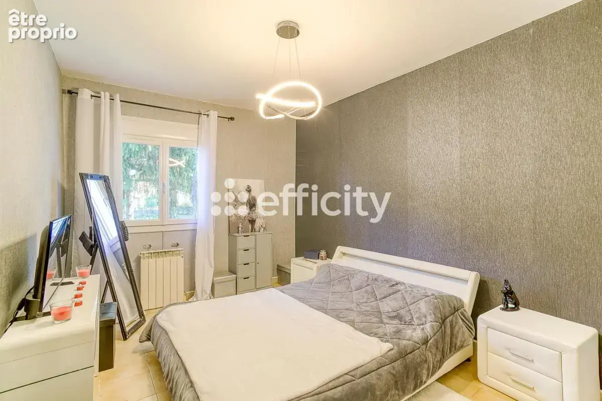 Maison 7 pièces 185 m² à vendre à Saint-Pierre-De-Chandieu (69780) - photo 12