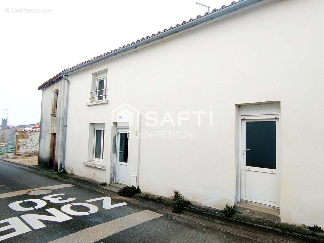 Photo 3