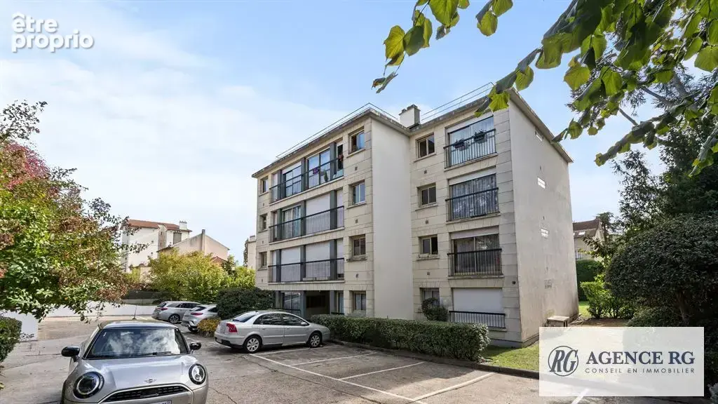 Appartement 34 m² idéalement situé — Garches Centre / Gare — Parking & Cave inclus - photo 1