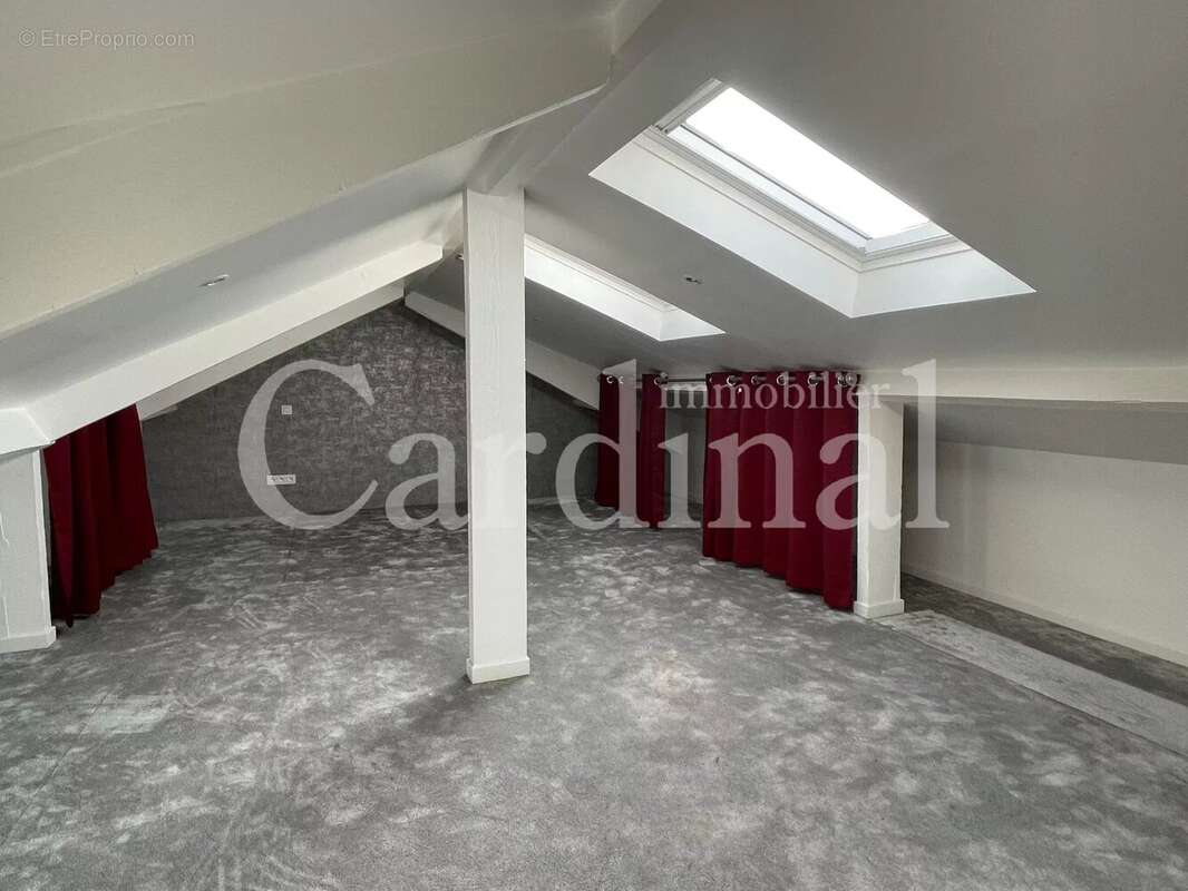 Maison à SAINT-NOM-LA-BRETECHE