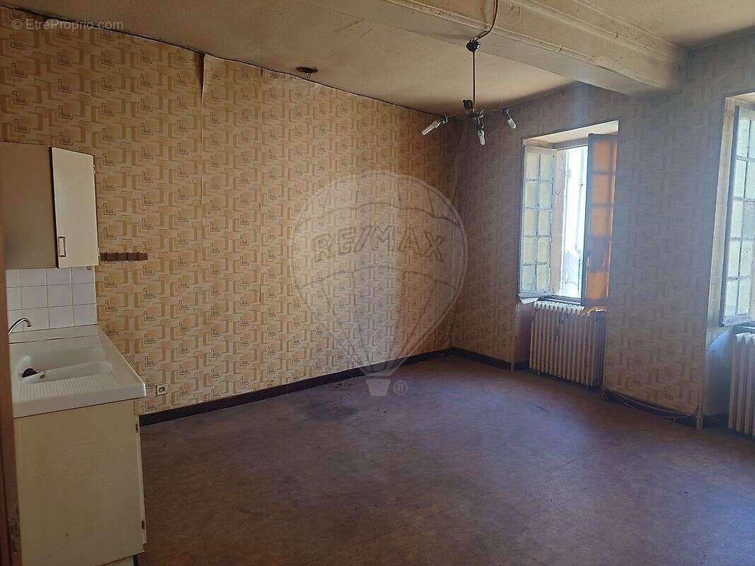 Maison à LUZY