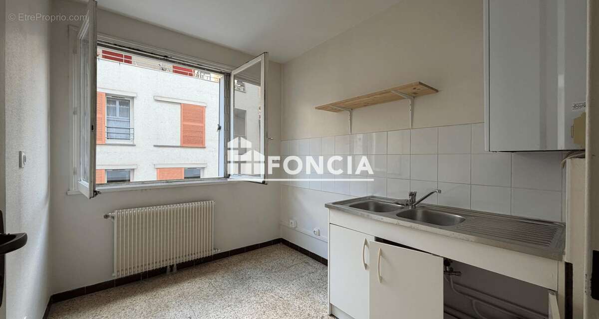Appartement t2 avec garage secteur charpennes - photo 2