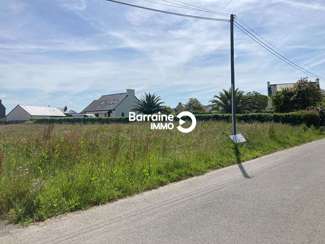 Terrain à PLOUGOULM