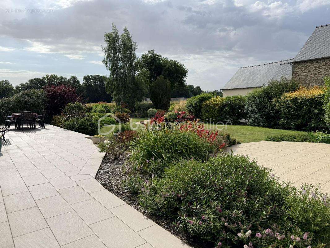 Ensemble immobilier de caractère au cœur de la campagne de Plestan - photo 5
