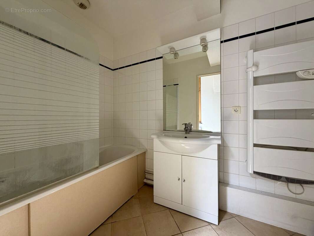 Appartement T4 avec place de parking - Centre historique - ROUEN DROITE - photo 9
