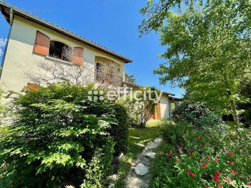 Maison à SALAISE-SUR-SANNE