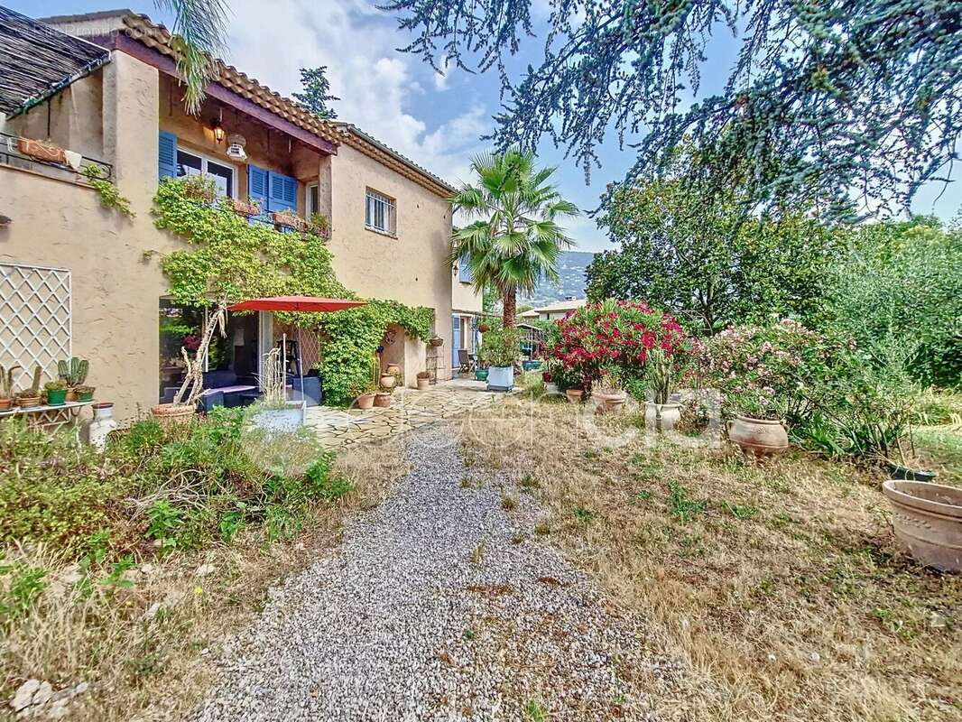 Belle villa divisée en 2 appartements à Peymeinade - photo 18