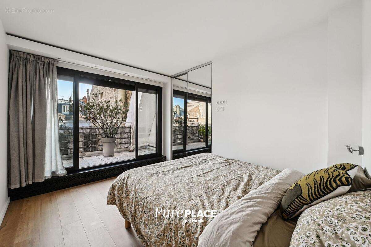 Appartement à PARIS-8E