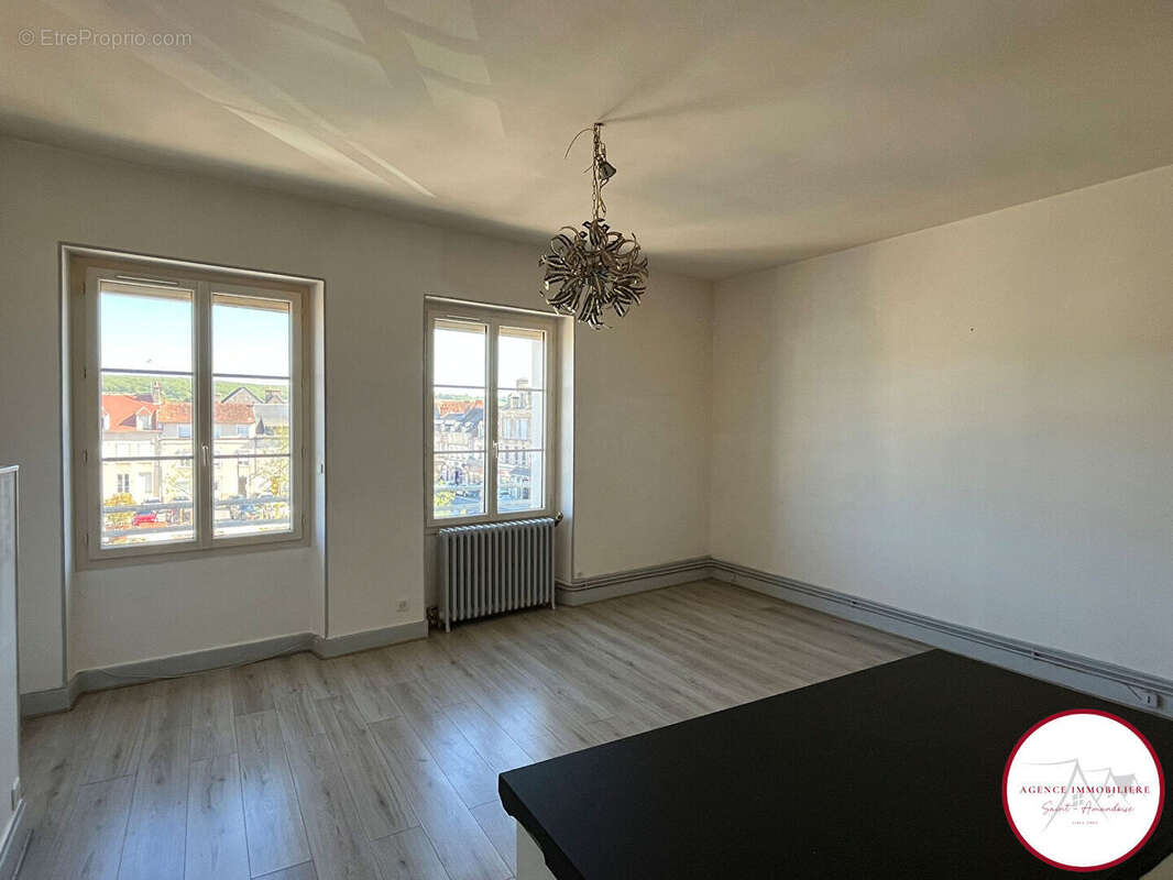 Appartement à SAINT-AMAND-MONTROND
