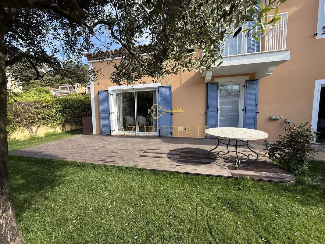 Maison à EZE