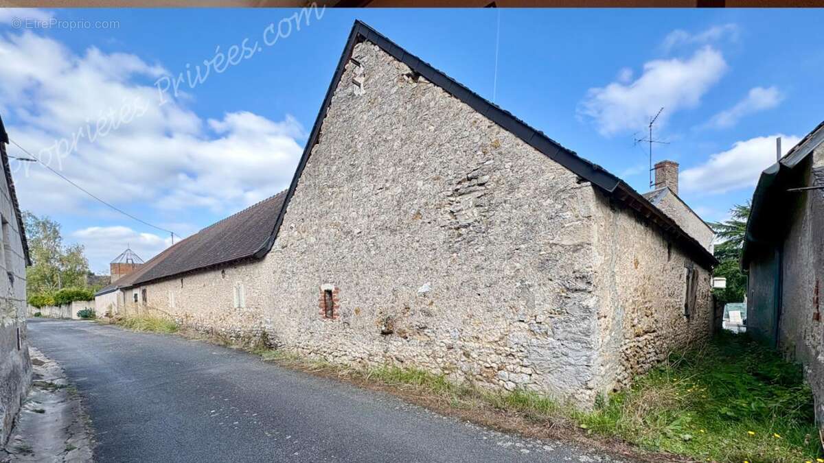 Maison à LES MONTILS