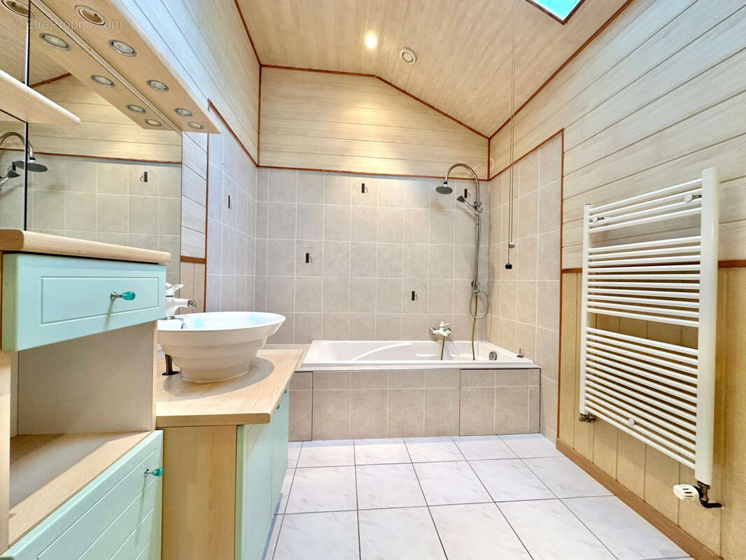 Maison à HAUTEVILLE-SUR-FIER