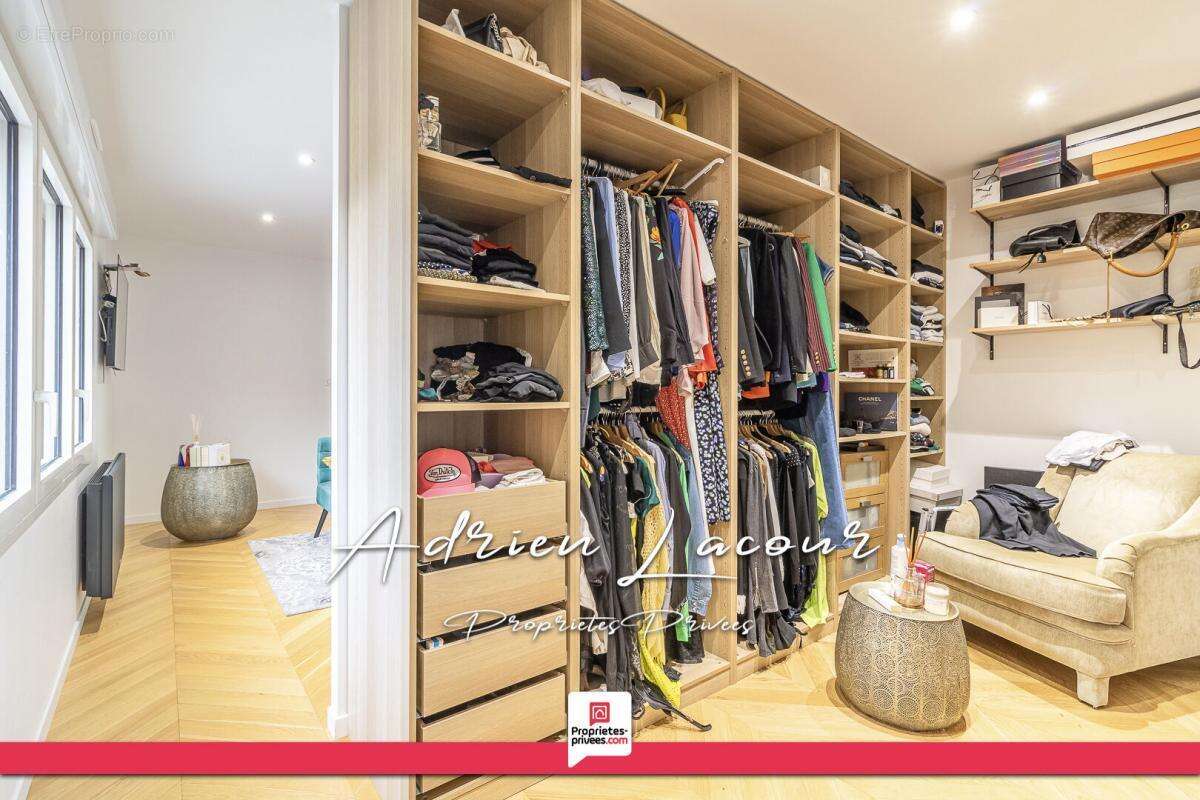 Maison à DUN-LE-POELIER