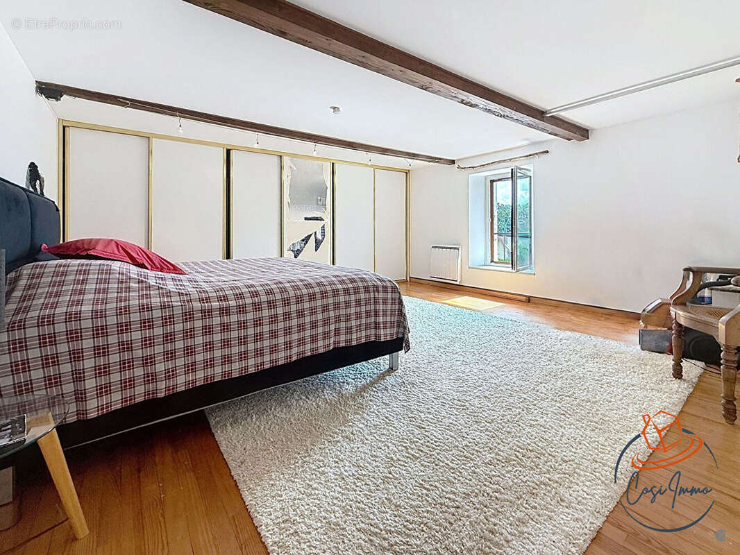 Appartement à ECHENEVEX