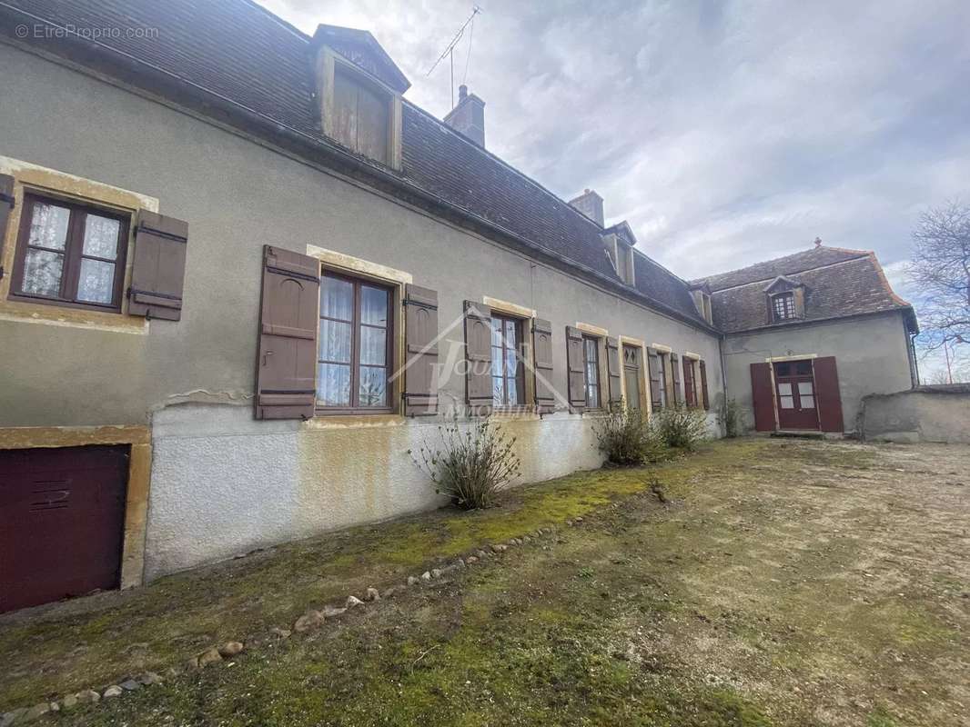 Maison à PIERREFITTE-SUR-LOIRE