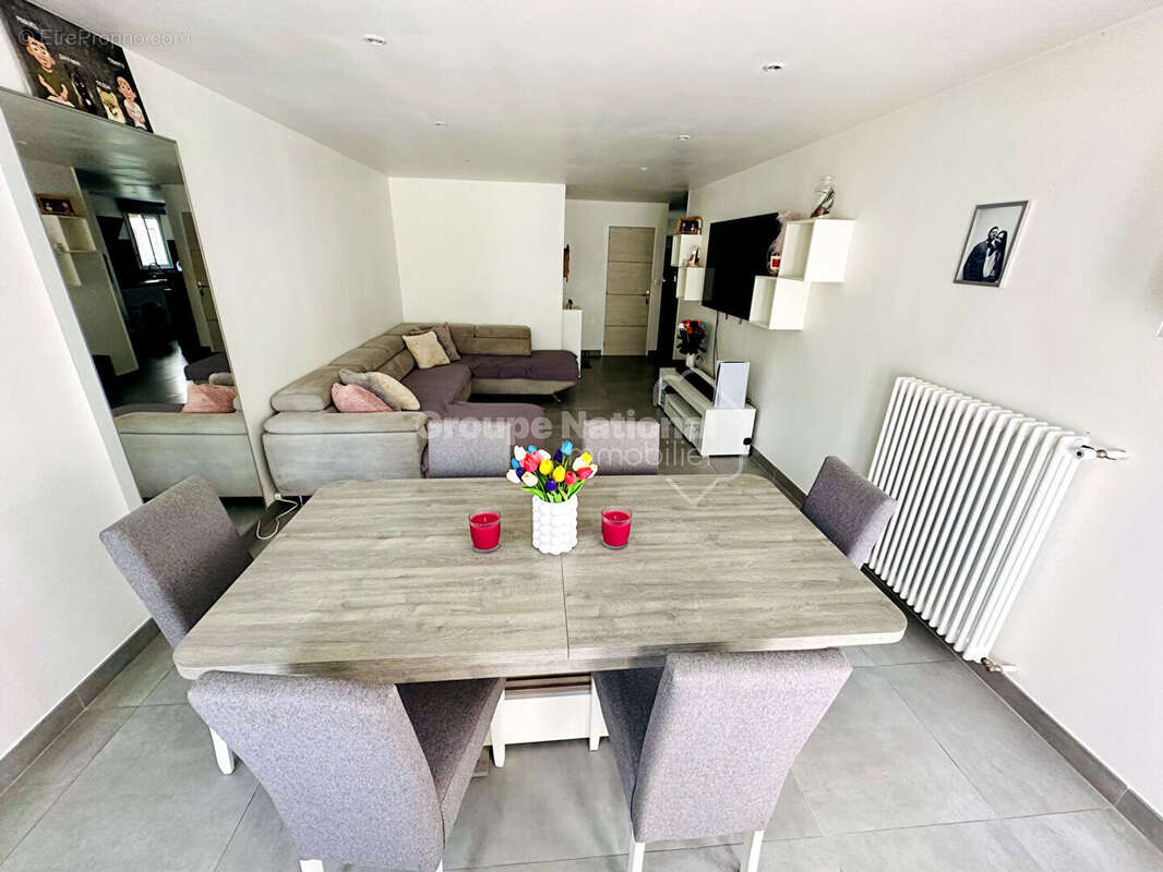 Appartement  Vitrolles  T2 60m2 - photo 2