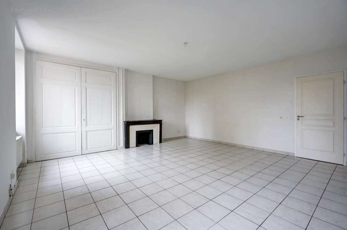 Appartement à SATHONAY-CAMP