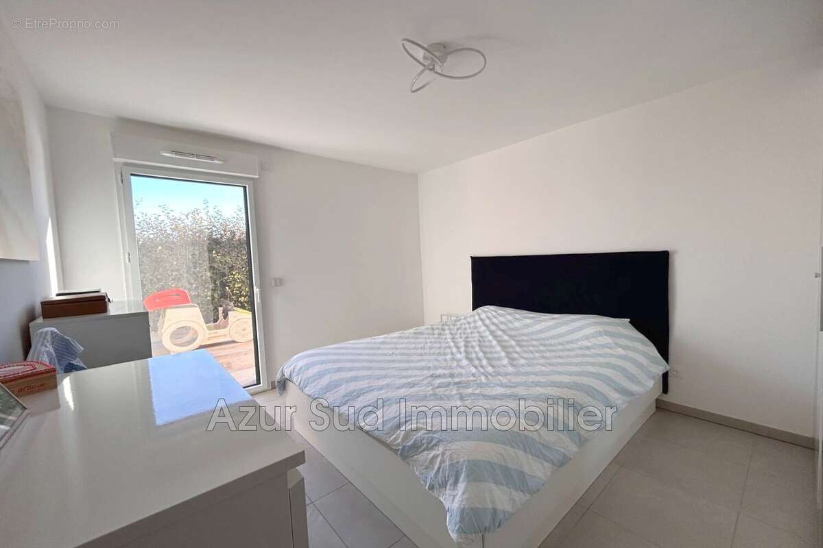 Appartement à VALLAURIS
