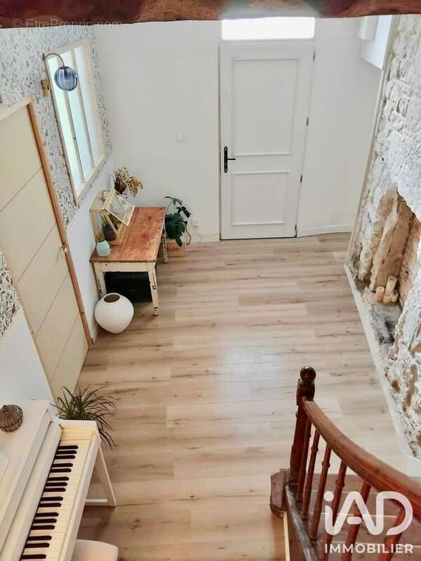 Maison 100 m² à Saintes  - photo 8