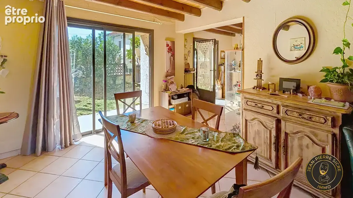 Cintegabelle — Maison de famille de 207 m2 sur trois niveaux, cinq chambres, annexes et piscine, terrain clos - photo 8