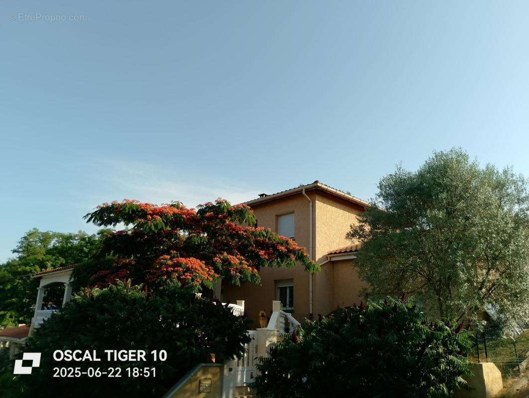 Villa d'architecte 5 pièces Lagnieu - Quartier recherché - vue Bugey et  Alpes ! - photo 2