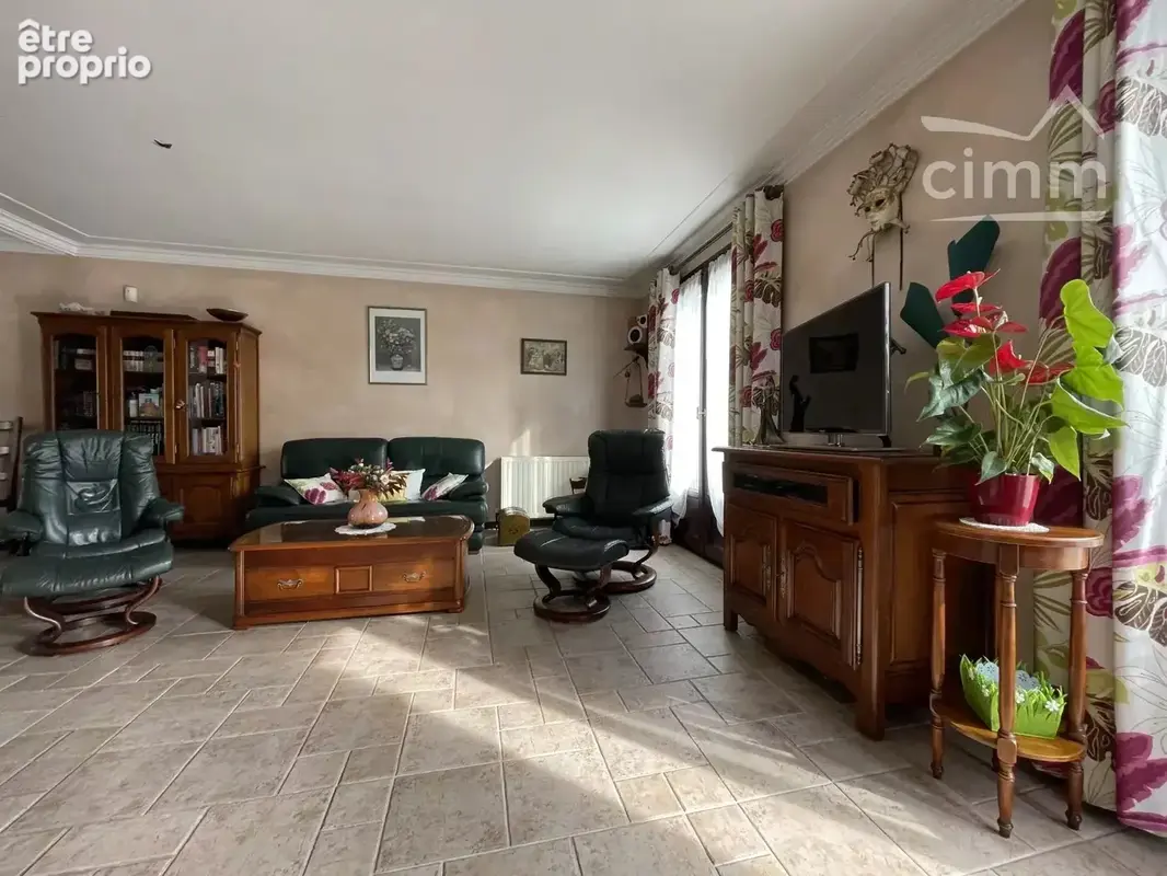 Emplacement privilégié pour cette maison de plain-pied avec jardin et sous-sol total - photo 3