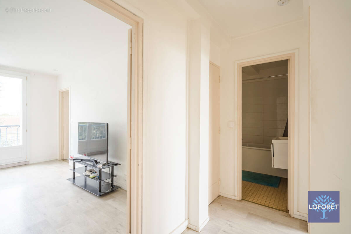 Appartement à LES PAVILLONS-SOUS-BOIS