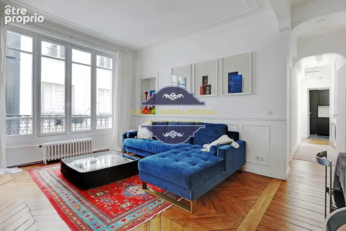 Paris IXème. Blanche.  Appartement- 2 chambres 71m²- 890 000 euros - photo 2
