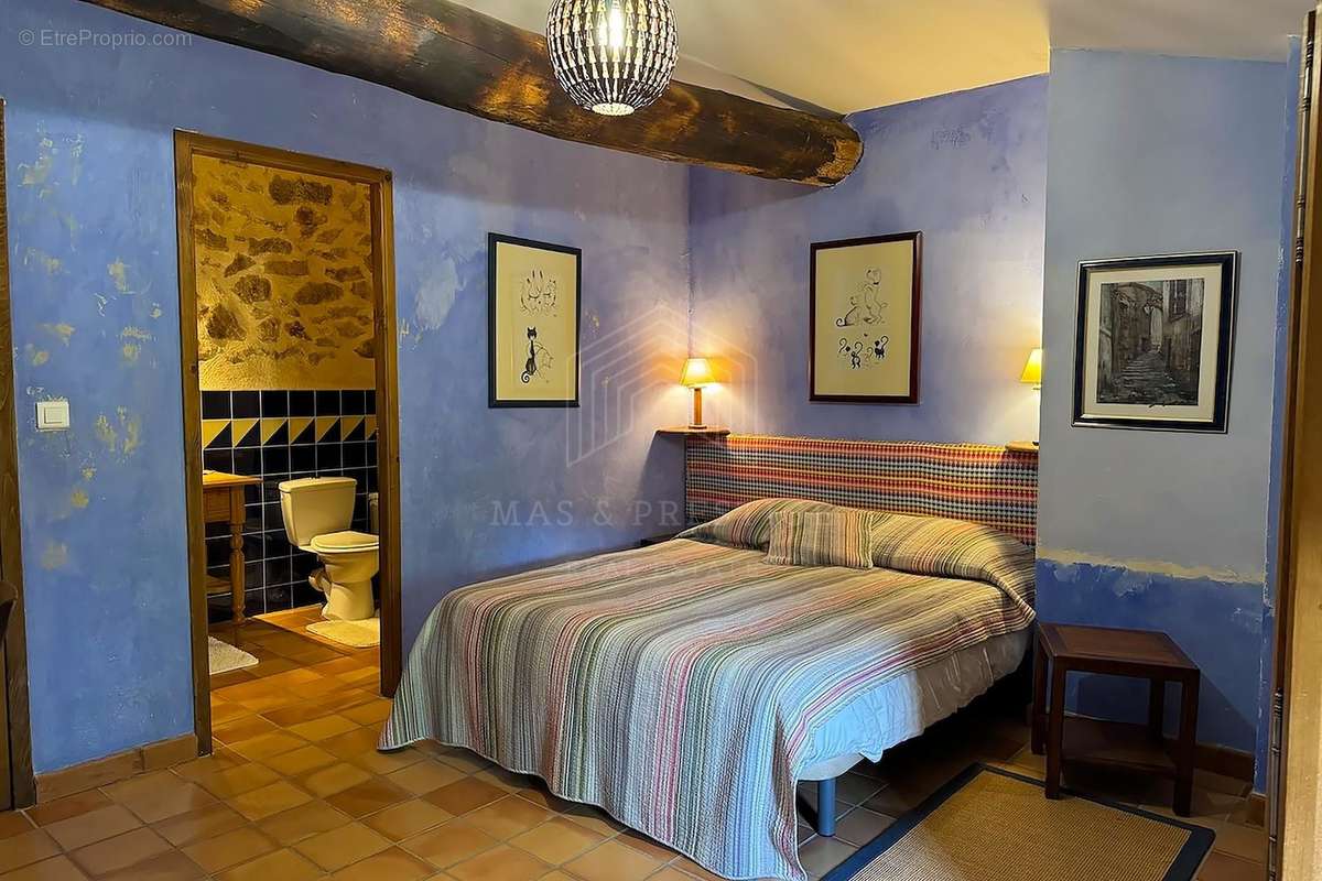 Maison à SAINT-LAURENT-DE-CERDANS