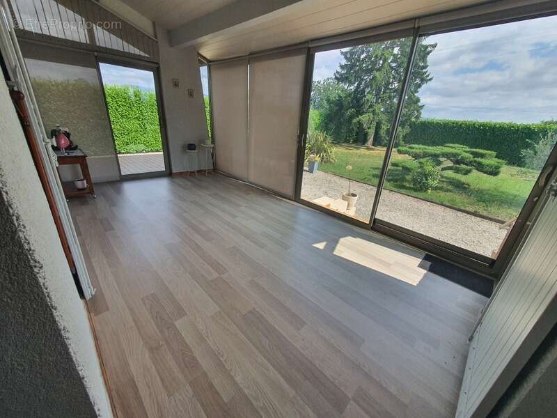 Maison à CHATEAUNEUF-SUR-ISERE