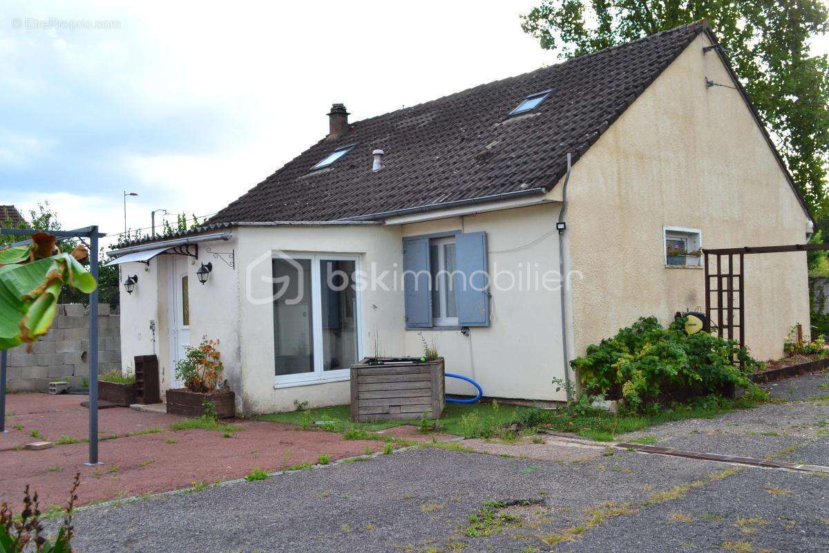 Maison à DORDIVES