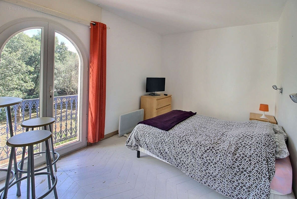 Maison à VIOLS-EN-LAVAL