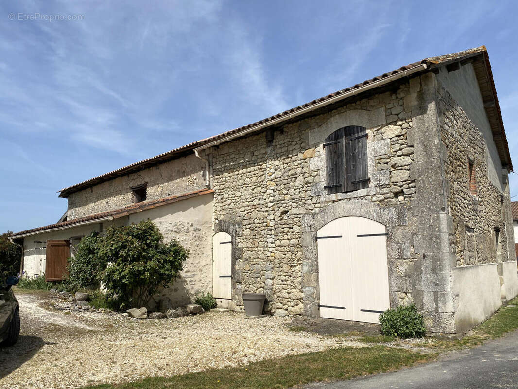 grange (1) - Maison à BROSSAC