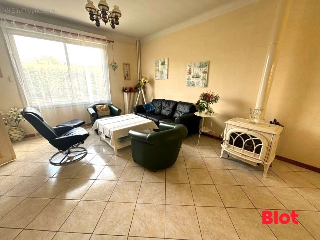 Maison à CHARTRES-DE-BRETAGNE