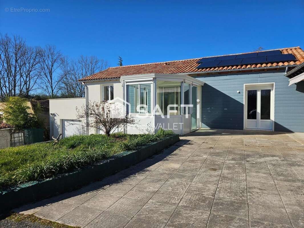 Maison 125 m² à Montignac-Le-Coq  - photo 3