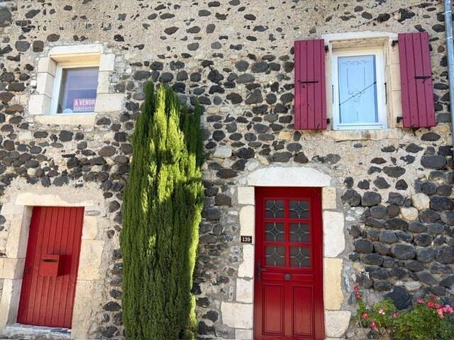Maison à ALBA-LA-ROMAINE