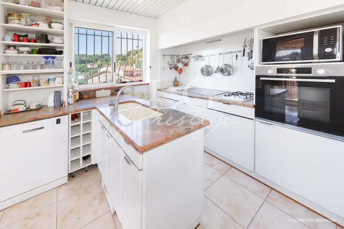 Villa de 7 pièces en centre ville - photo 7