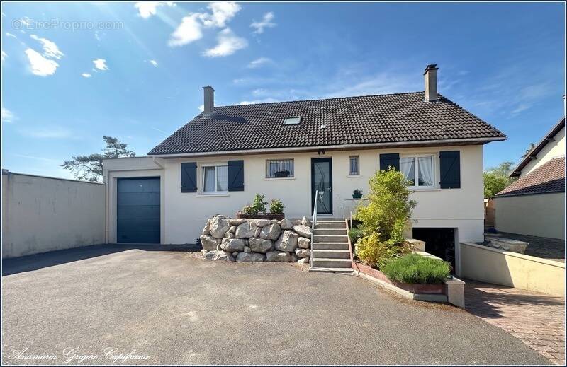 Maison à COURVILLE-SUR-EURE
