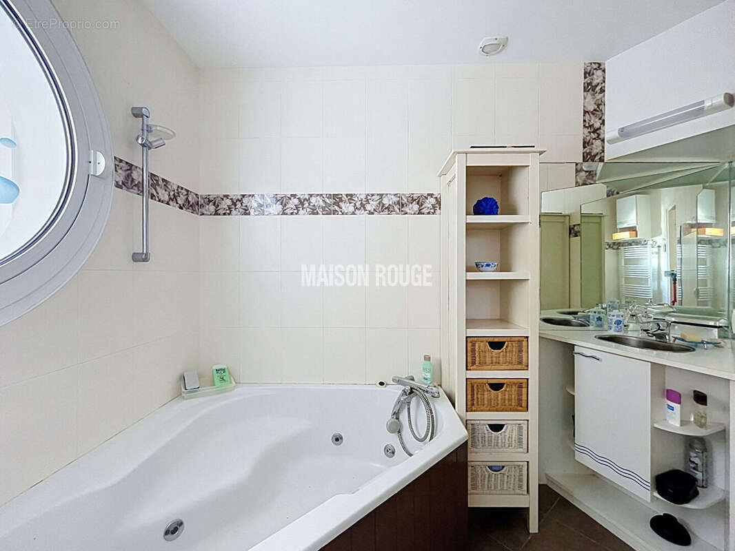 Immeuble d'exception avec roof-top, trois appartements au coeur du val-andre - photo 12