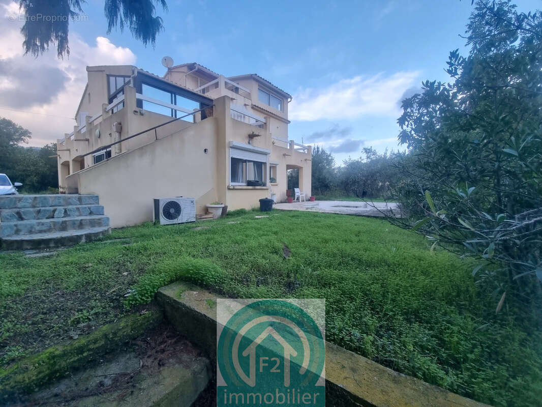Grande propriété de 190m2 avec 19580m2 de terrain, à Santa Maria Poggio - photo 21