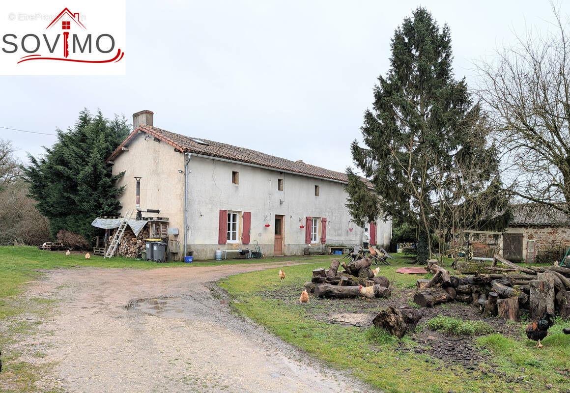 Maison à AVAILLES-LIMOUZINE