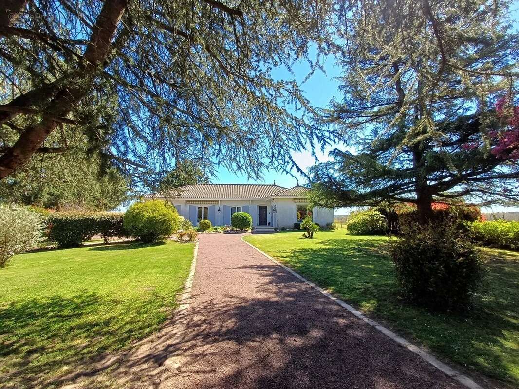 Maison à COURPIGNAC