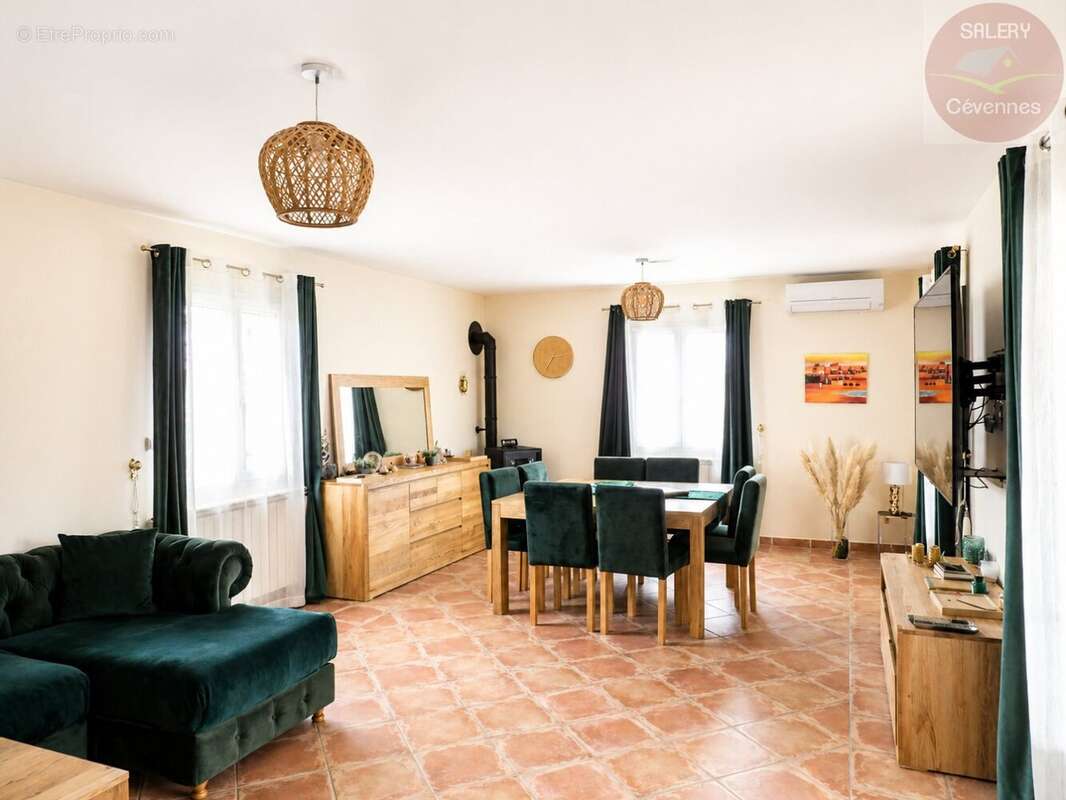 Maison à LEDIGNAN