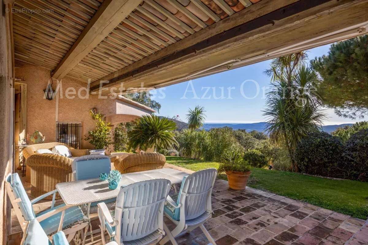 Maison à LA GARDE-FREINET