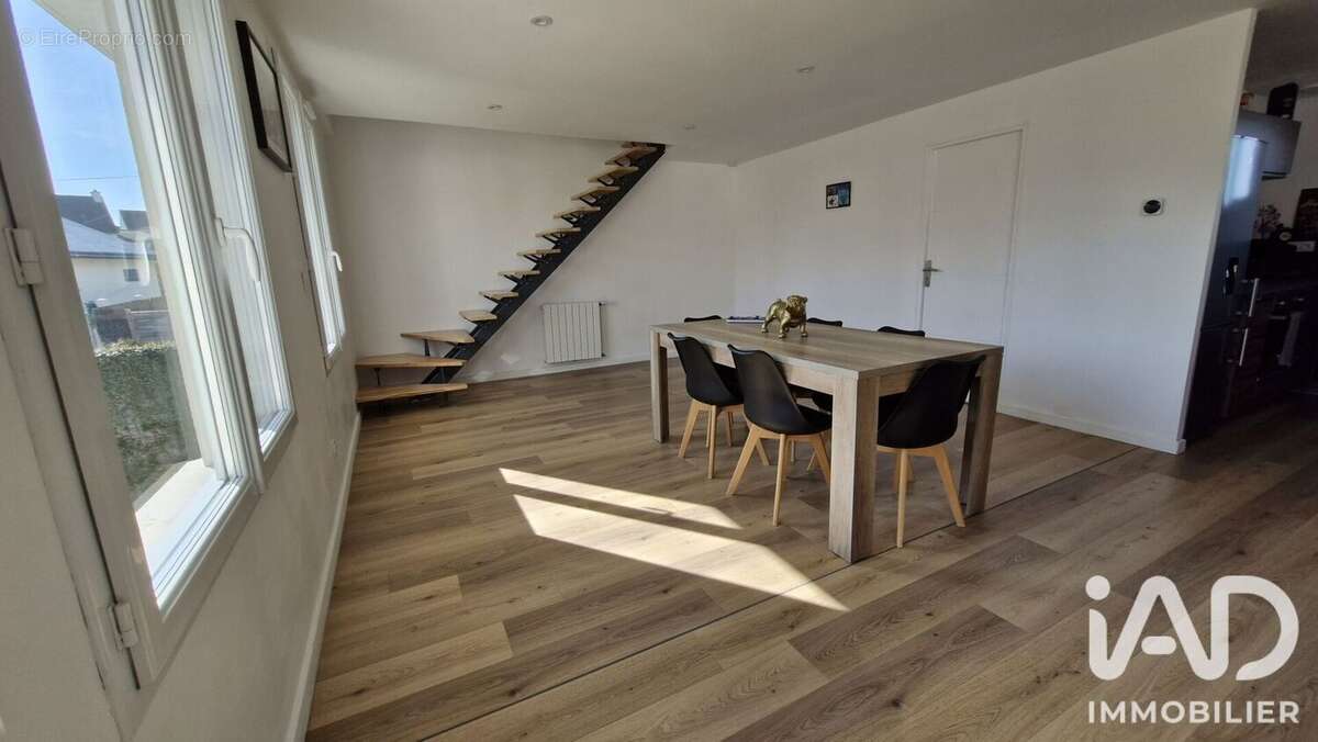 Maison 207 m² à Langueux  - photo 3